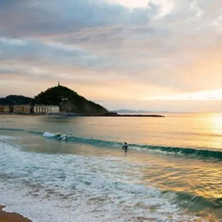 Zurriola Beachfront Luxury * San Sebastian